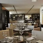 Daisy Hotel *